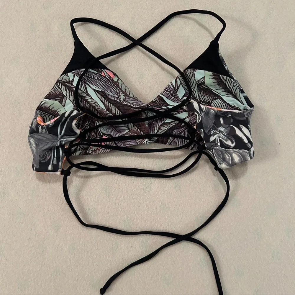 MAAJI swimsuit top - Picture 2 of 4